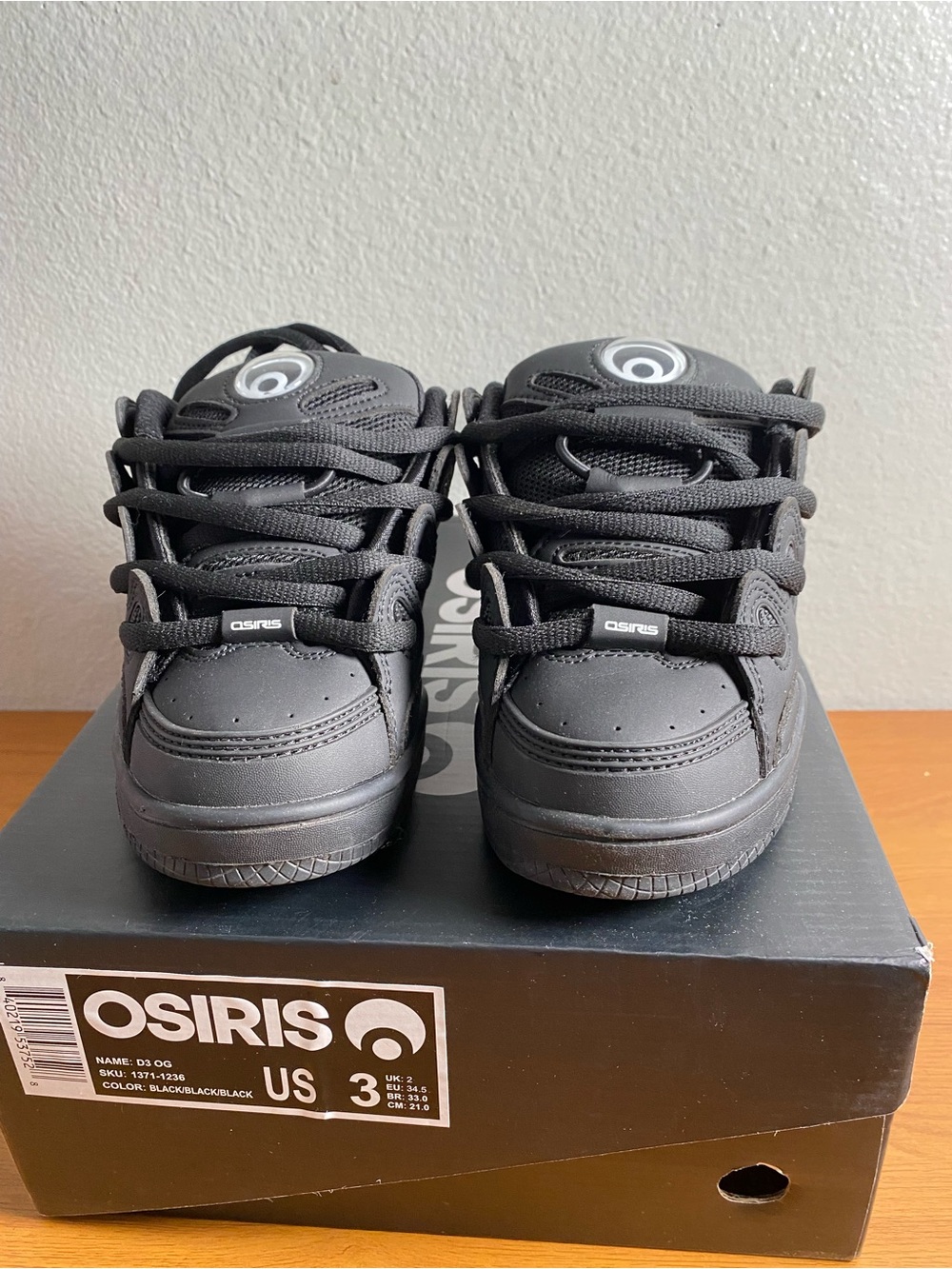 OSIRIS D3 OG Black Skate Shoes Boys Size 3